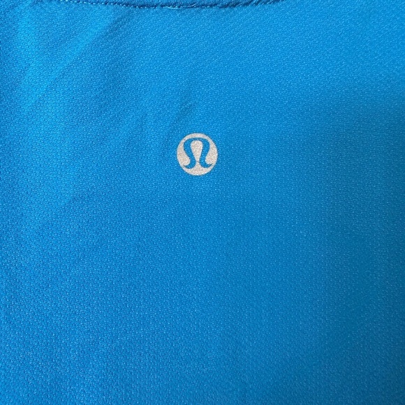 Lululemon Men's Blue T-Shirt, size S - Picture 3 of 5